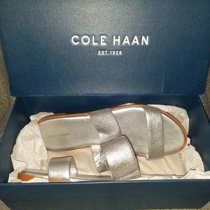 Cole Haan Findra Sandal Ii, Silver, metallic slide. Size 8.5